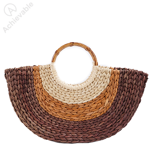 Hand making Raffia bag 